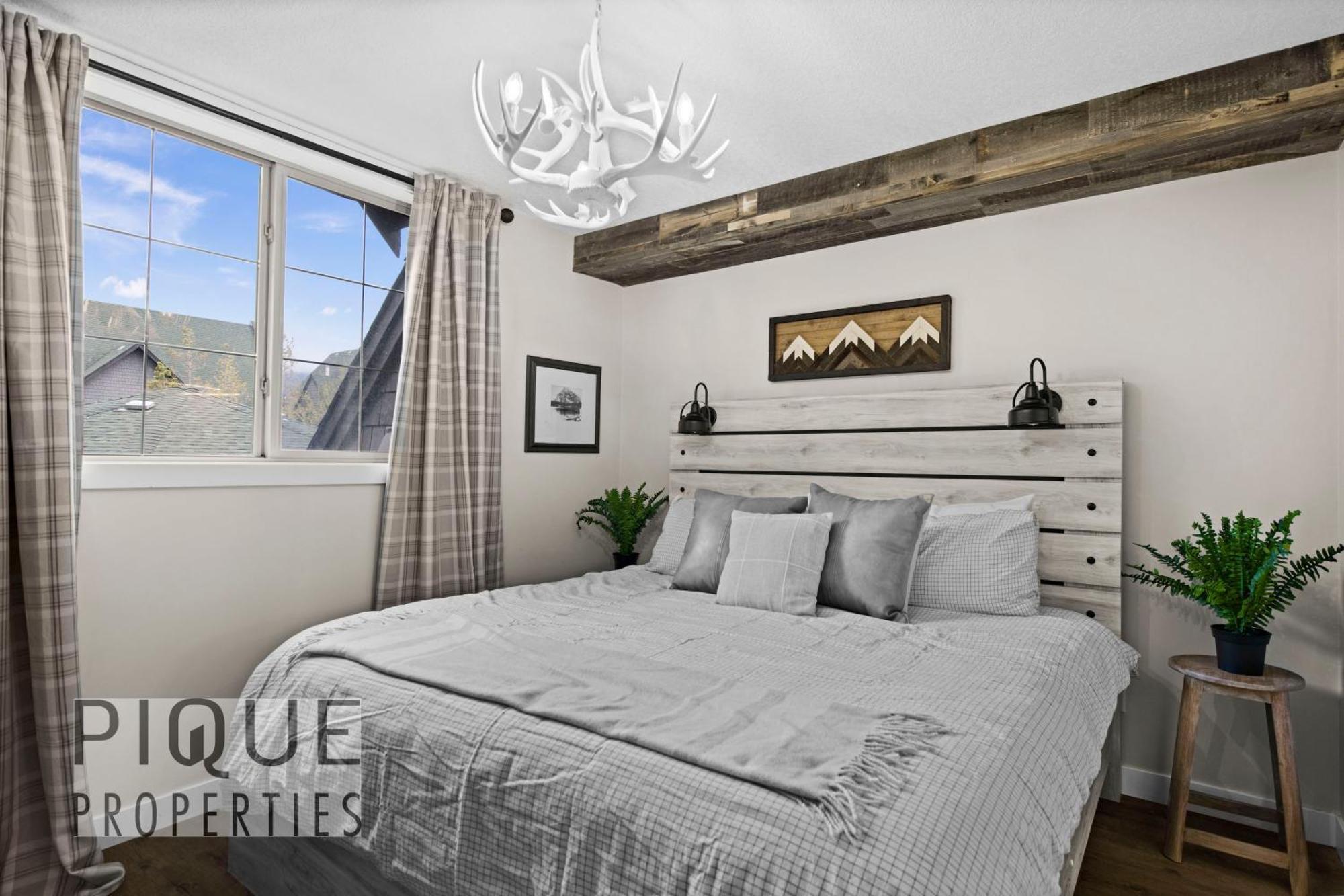 Mystic Mountain Chalet, Heated Outdoor Pool & Hot Tub, Free Parking, Fast Wifi! Canmore Eksteriør billede